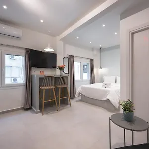 Yellow Door, Nilie Hospitality Mgmt Θεσσαλονίκη
