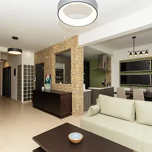 Delmare Kram Vee Θεσσαλονίκη